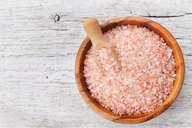 ۱۰ درمان برتر آیورودا با استفاده از نمک هیمالیا ۱۰ درمان برتر آیورودا با استفاده از نمک هیمالیا